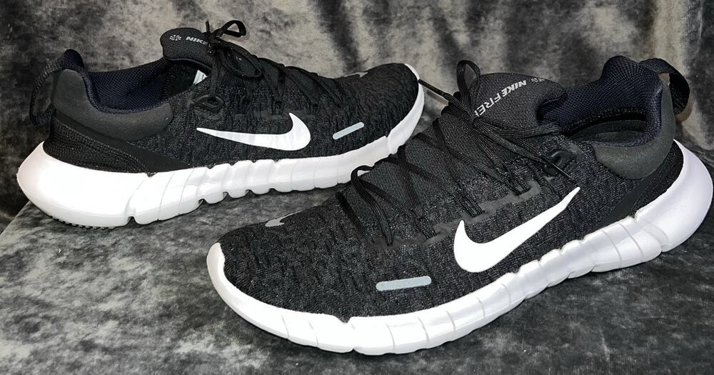 Nike Free Run 5.0 Men’s Size 9.5 Black White Running Shoes CZ1884-001 Athletic